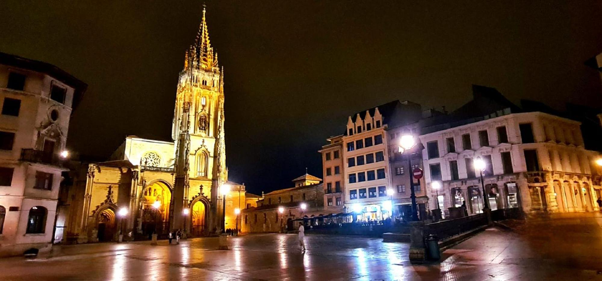 Atico De Diseno En El Centro Oviedo Exterior foto